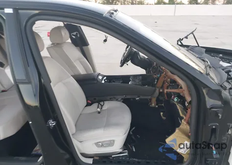 2010 Rolls-Royce Ghost z USA, uszkodzony, nr VIN SCA664S57AUX48772